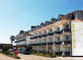 &Uuml;nl&uuml;selek Hotel