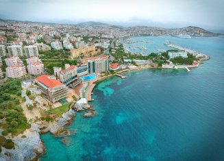 Charisma De Luxe Hotel